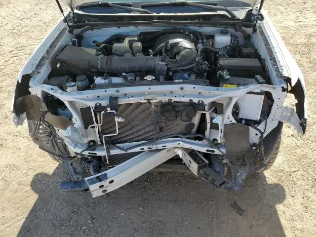 2023 TOYOTA 4RUNNER SE  