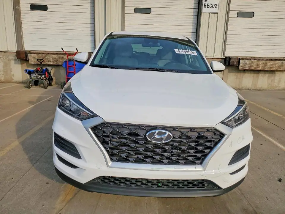 2021 HYUNDAI TUCSON SE  