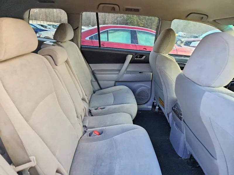2011 TOYOTA HIGHLANDER BASE  