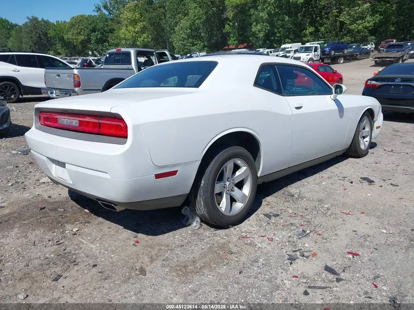 2014 DODGE CHALLENGER SXT