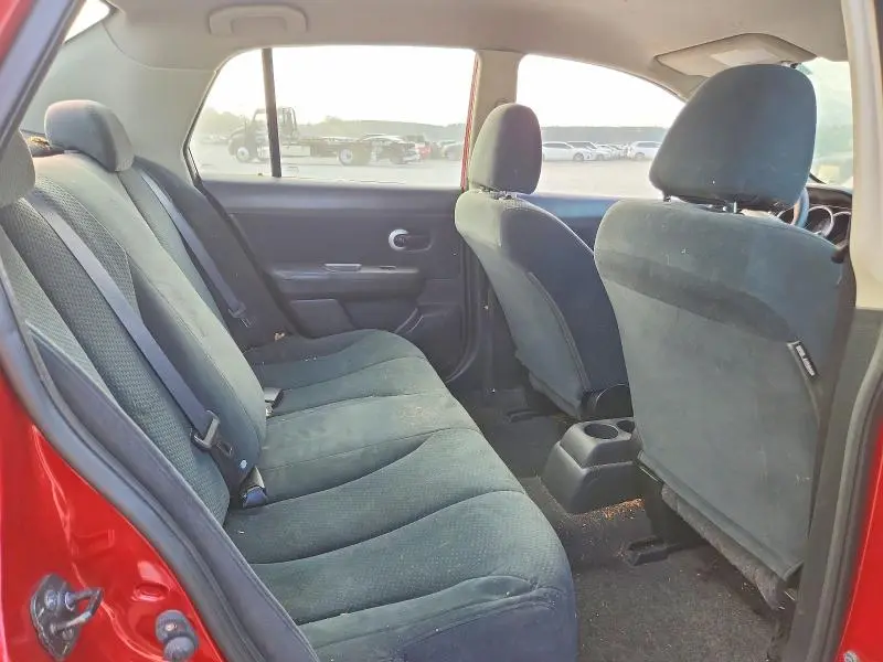 2010 NISSAN VERSA 1.8 S  