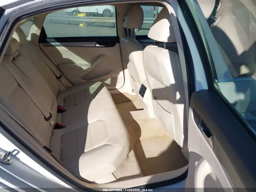 2015 VOLKSWAGEN PASSAT 1.8T SE