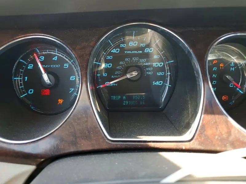 2010 FORD TAURUS SEL  