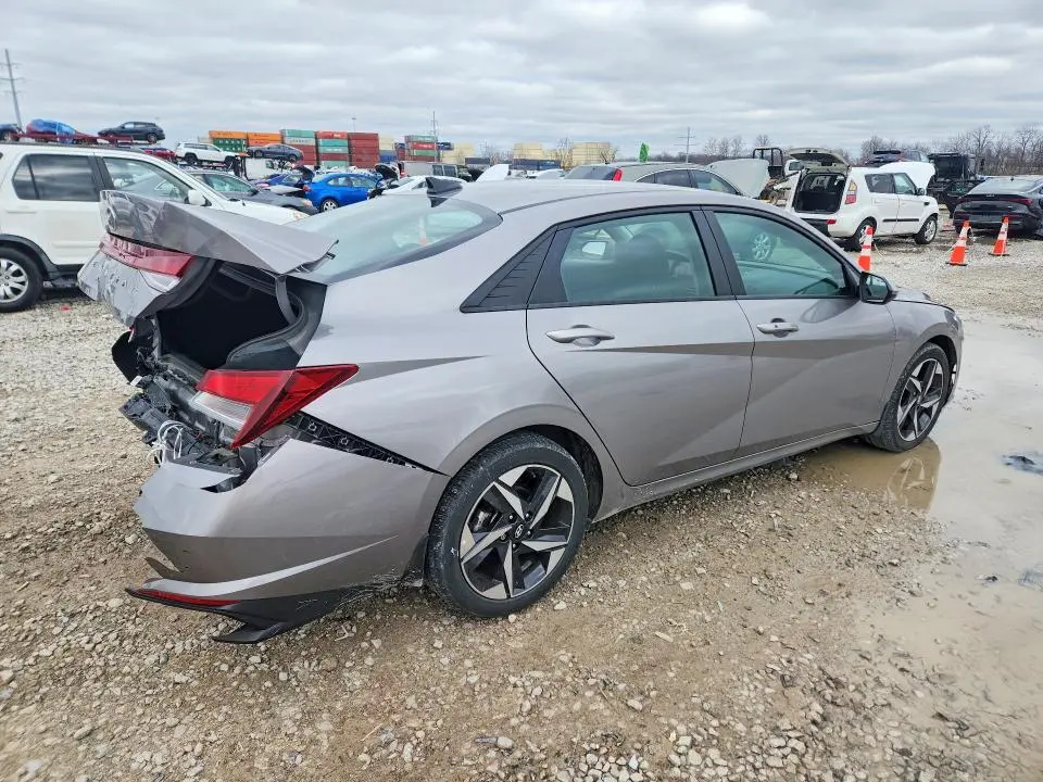 2023 HYUNDAI ELANTRA SEL  