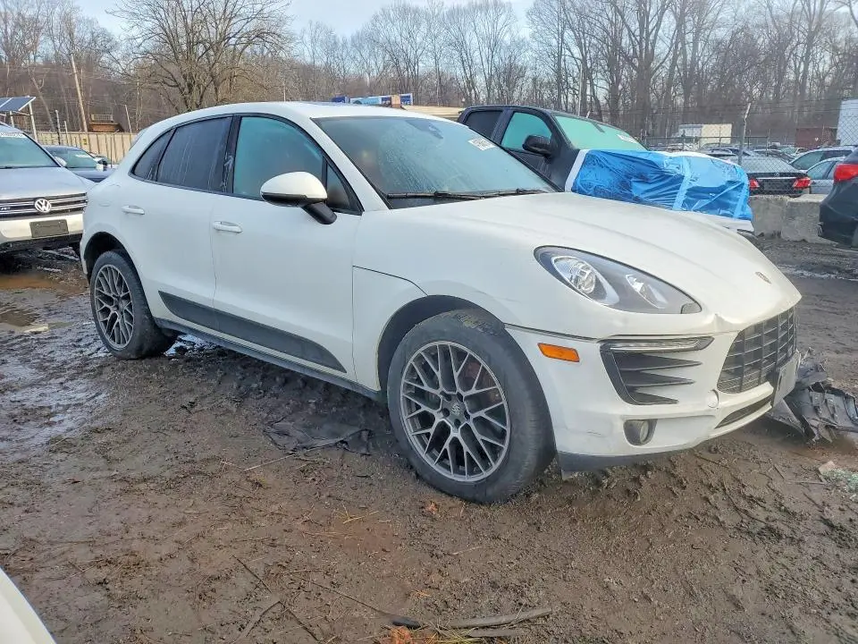 2018 PORSCHE MACAN   