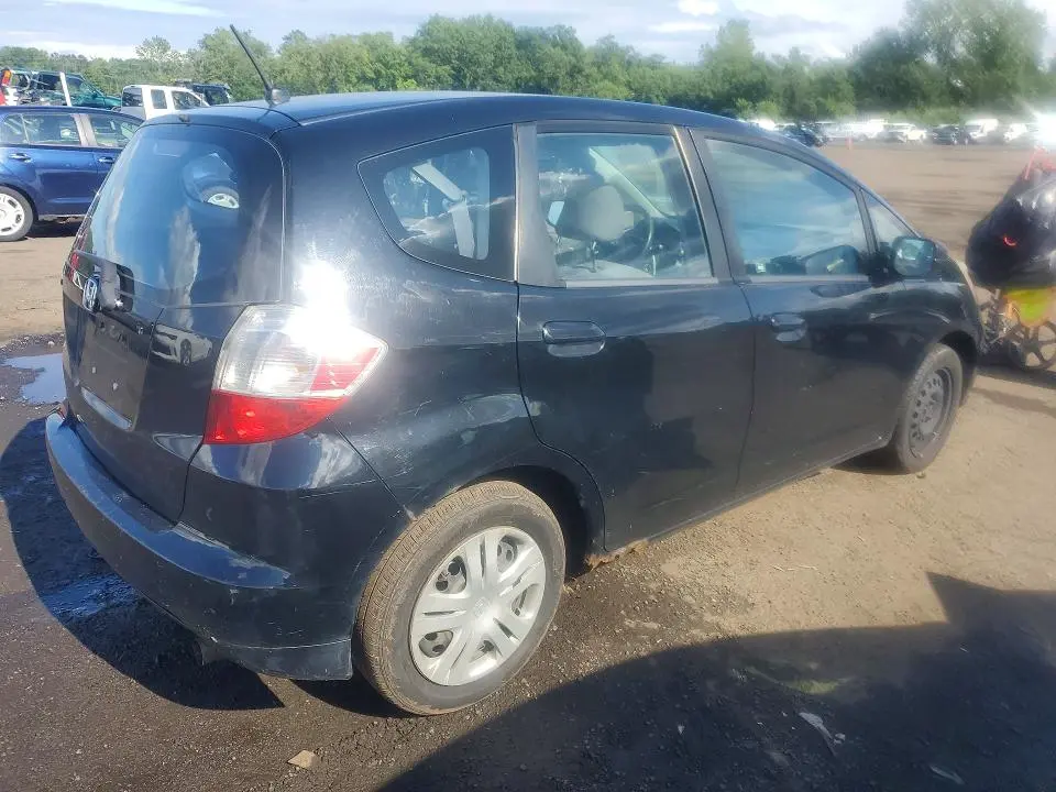 2011 HONDA FIT   