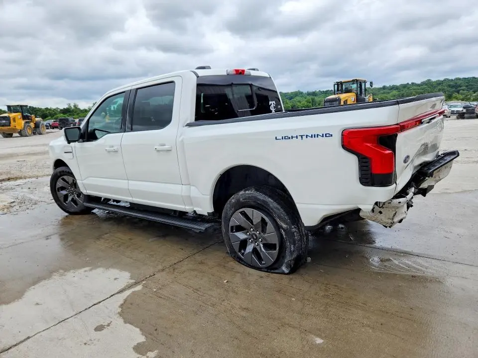 2023 FORD F150 LIGHTNING PRO  