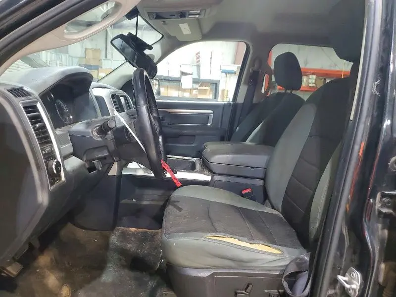 2016 RAM 1500 SLT  