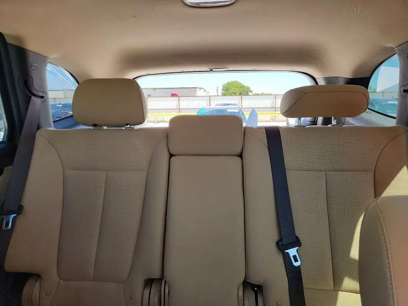 2012 HYUNDAI SANTA FE GLS  