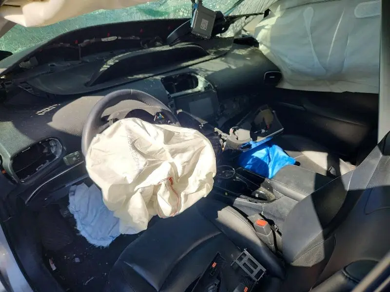 2019 TOYOTA PRIUS XLE  