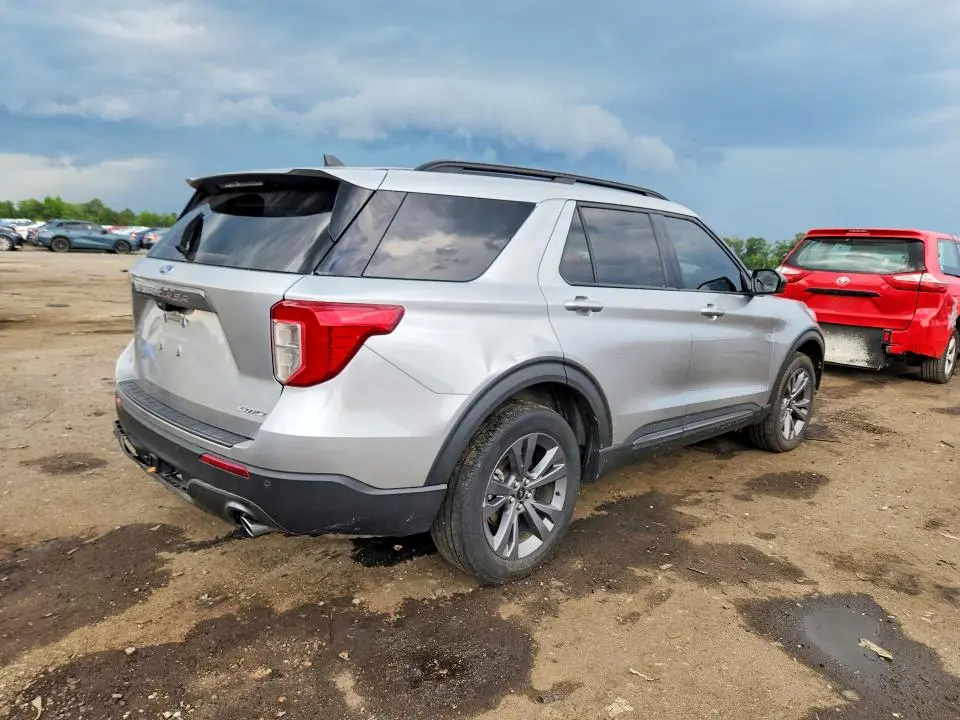 2023 FORD EXPLORER XLT  