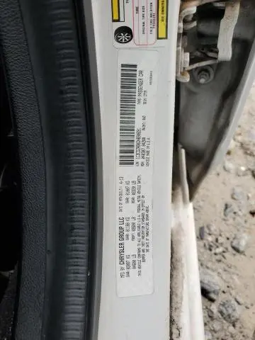 2013 DODGE AVENGER SE  