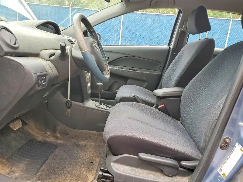 2011 TOYOTA YARIS BASE  