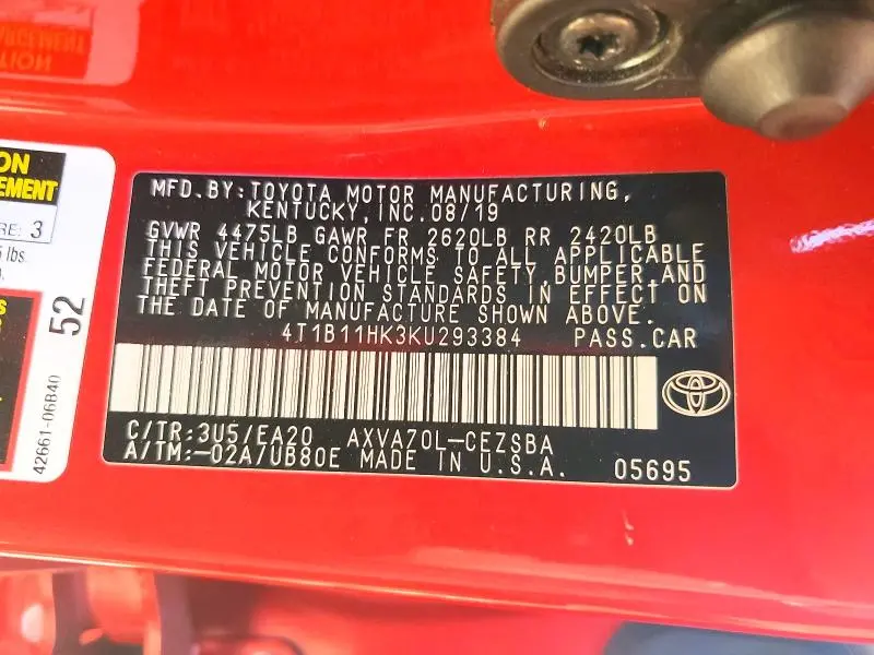 2019 TOYOTA CAMRY SE  