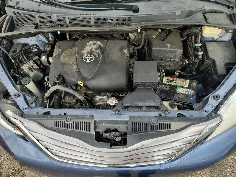 2017 TOYOTA SIENNA XLE PREMIUM 8-PASSENGER  