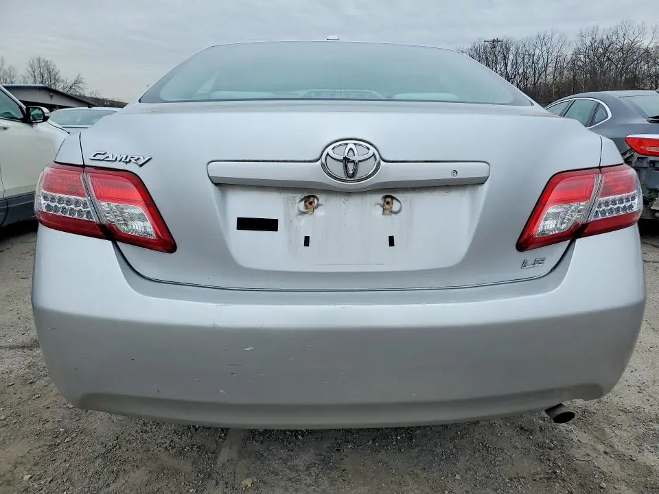 2011 TOYOTA CAMRY LE  