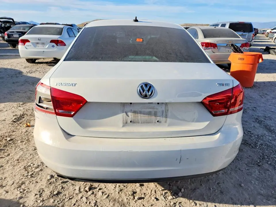 2014 VOLKSWAGEN PASSAT SE  