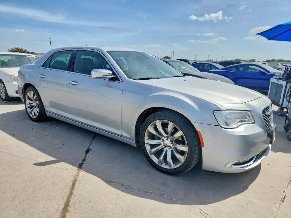 2020 CHRYSLER 300 LIMITED  