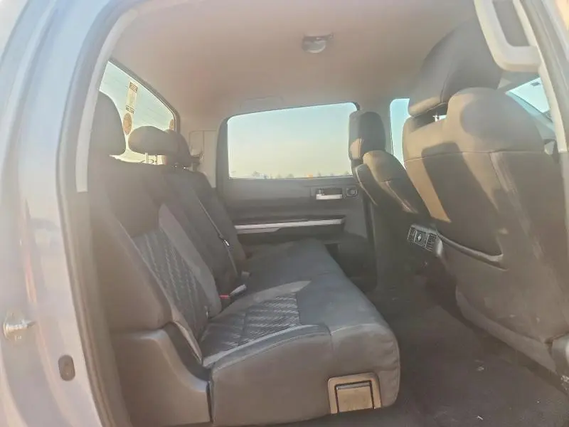 2018 TOYOTA TUNDRA CREWMAX SR5  