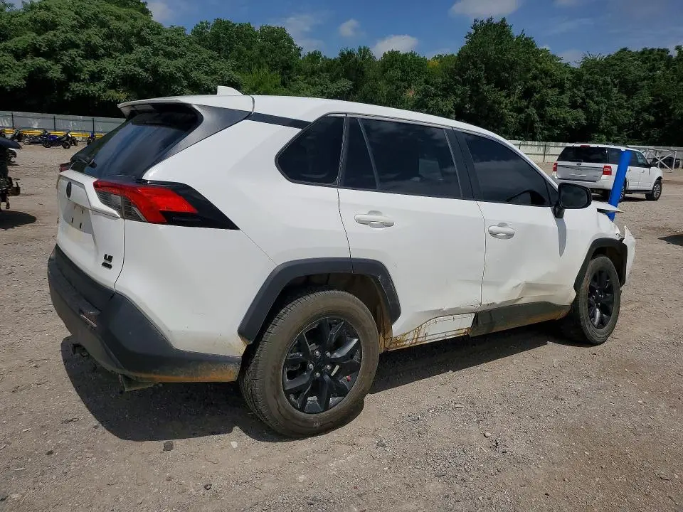2022 TOYOTA RAV4 LE  