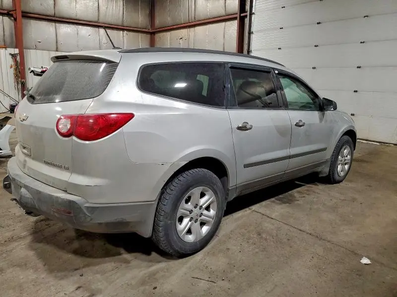 2011 CHEVROLET TRAVERSE LS  