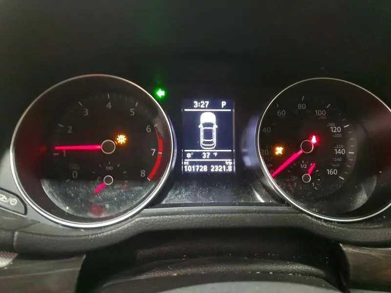 2018 VOLKSWAGEN PASSAT SE  