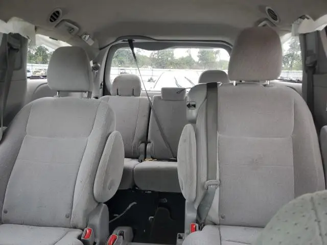2020 TOYOTA SIENNA LE  