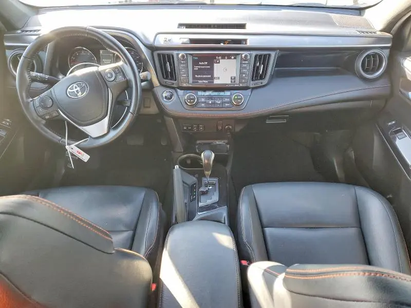 2016 TOYOTA RAV4 SE  