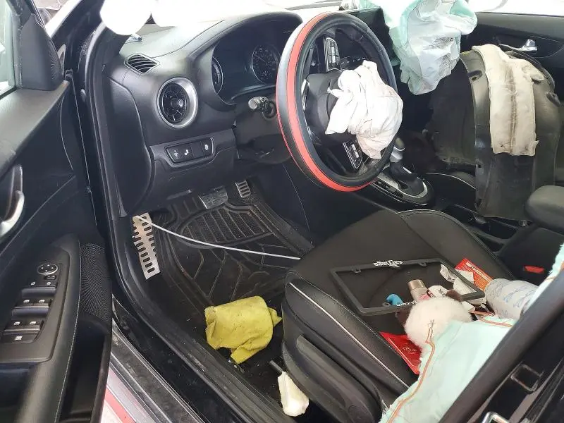 2024 KIA FORTE GT LINE  