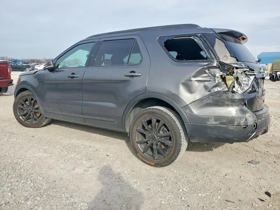 2017 FORD EXPLORER XLT  
