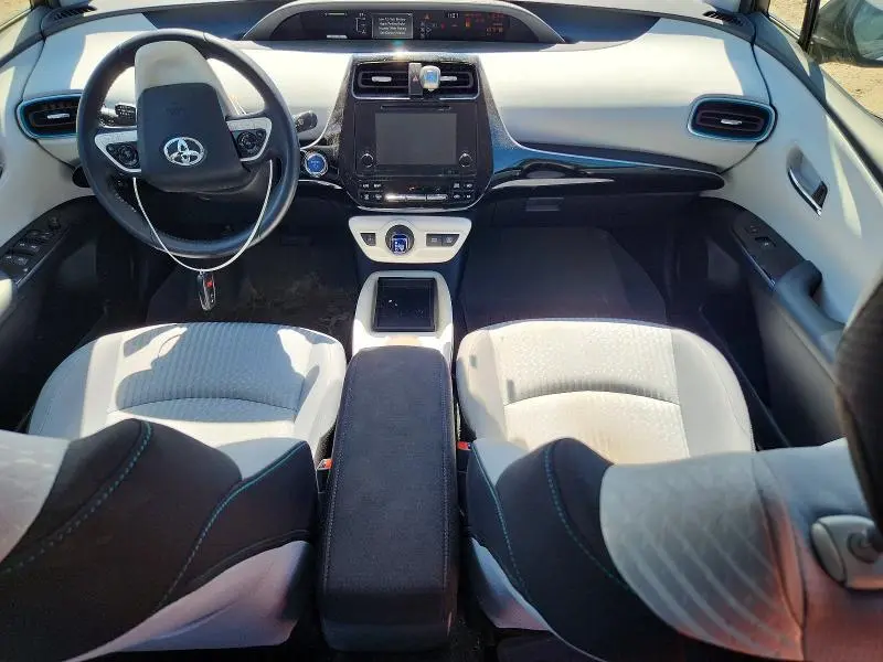 2018 TOYOTA PRIUS THREE  