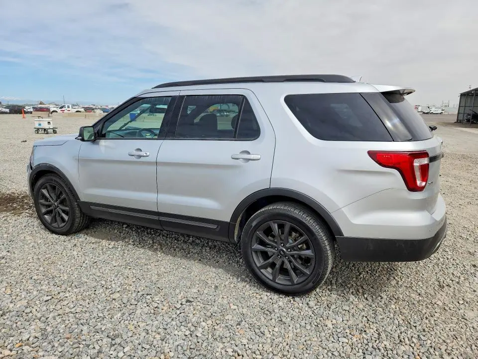 2017 FORD EXPLORER XLT  