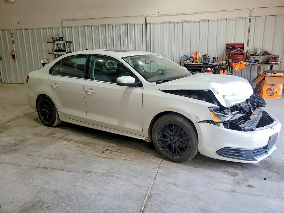 2014 VOLKSWAGEN JETTA SE  