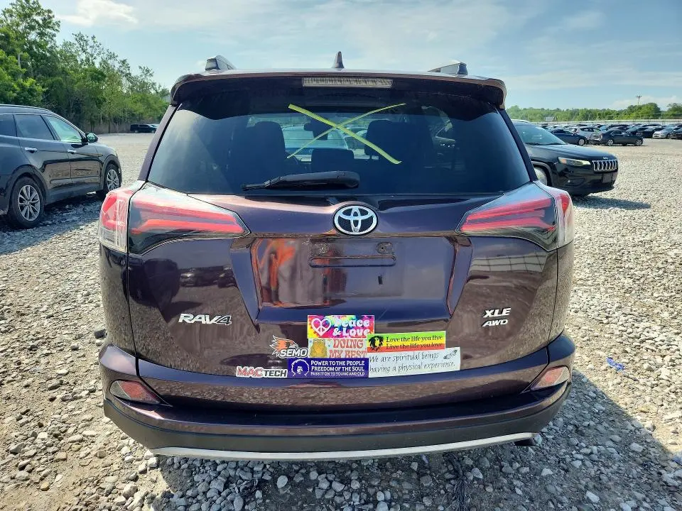 2018 TOYOTA RAV4 XLE  