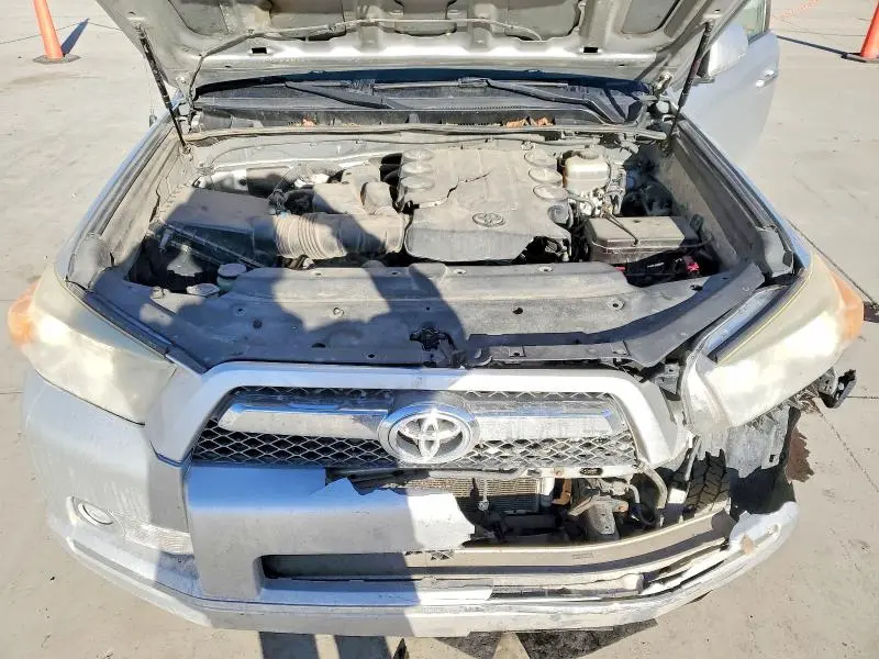 2010 TOYOTA 4RUNNER SR5  