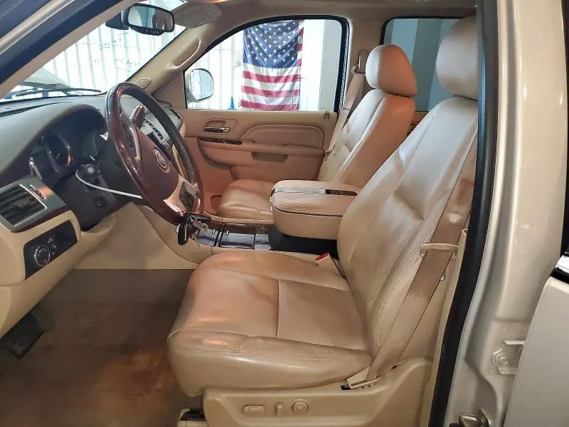 2011 CADILLAC ESCALADE PREMIUM  