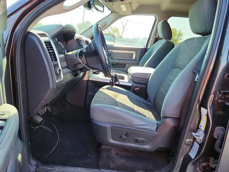 2017 RAM 1500 SLT  