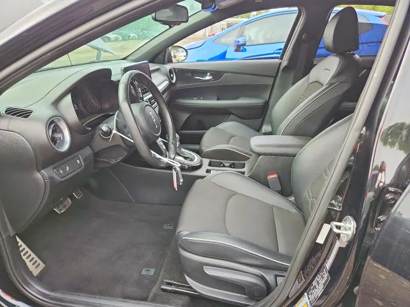 2023 KIA FORTE GT LINE  