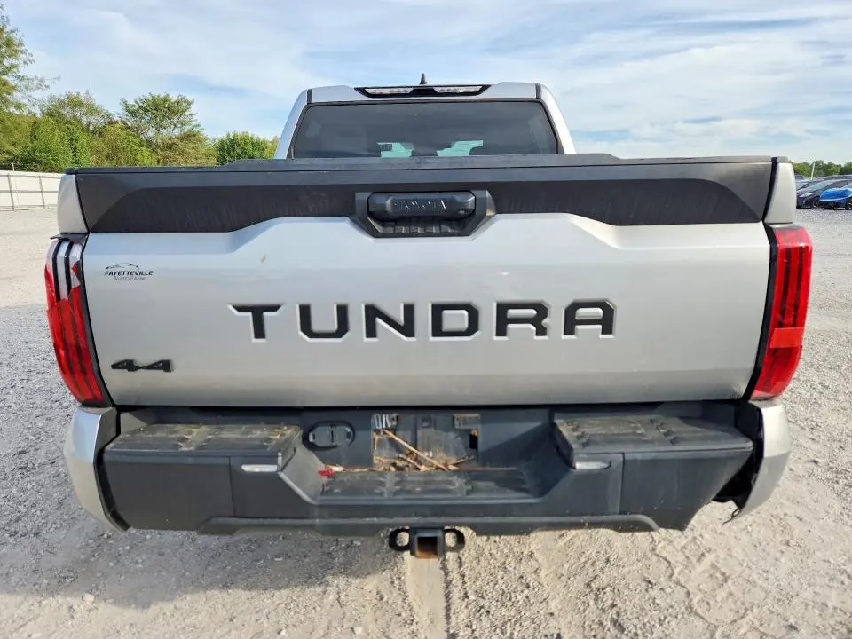 2022 TOYOTA TUNDRA SR5  