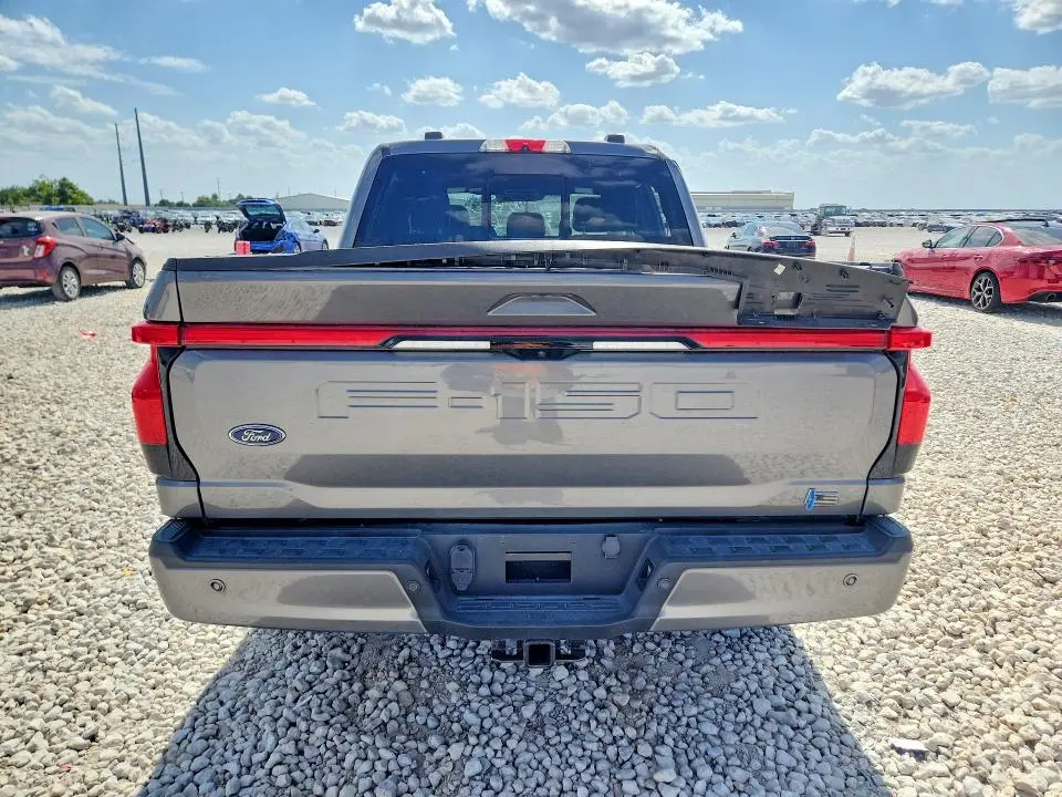 2022 FORD F150 LIGHTNING PRO  