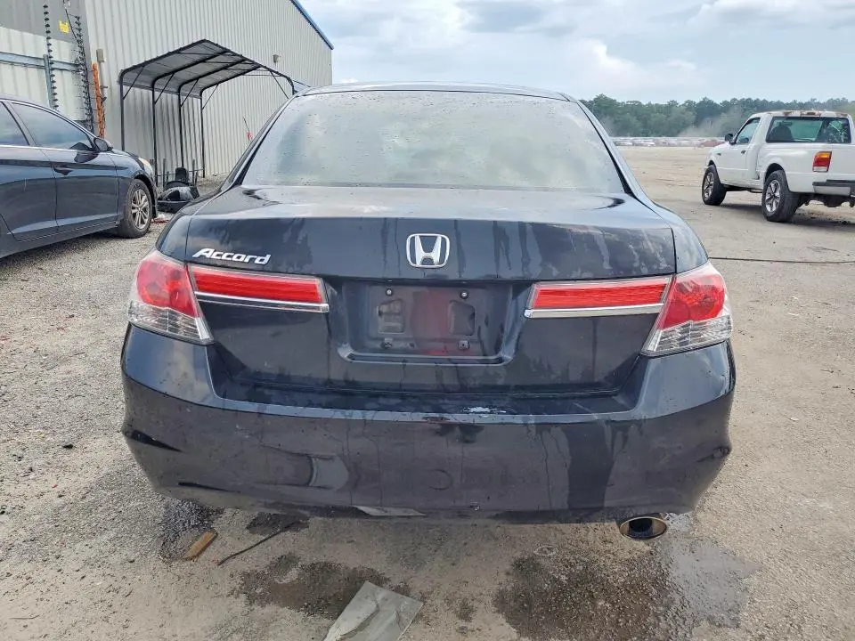 2011 HONDA ACCORD LX  