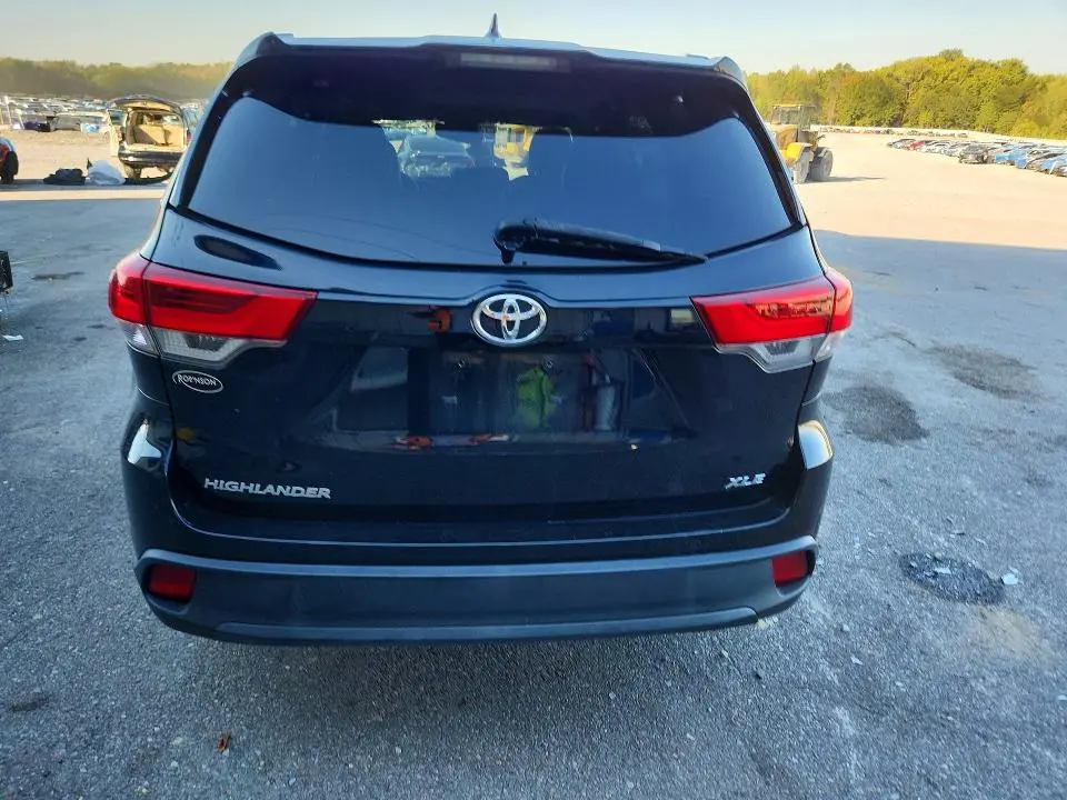 2019 TOYOTA HIGHLANDER XLE  