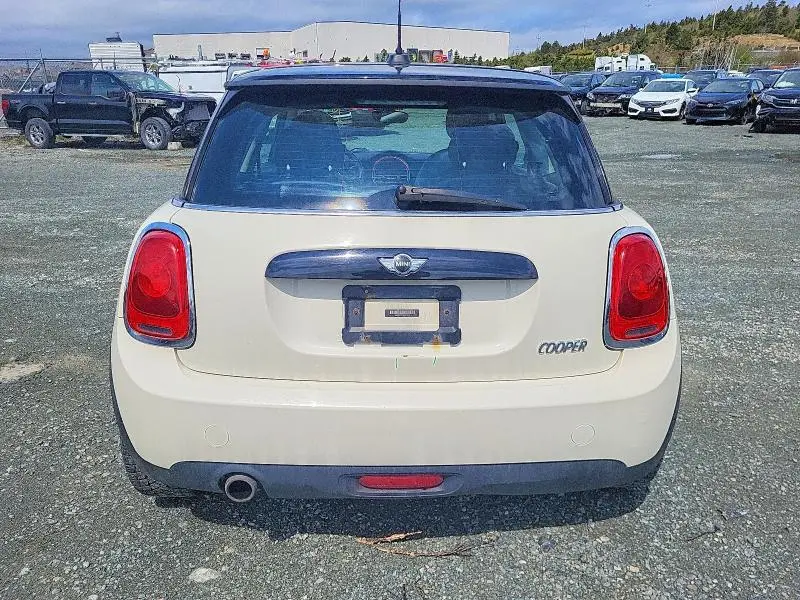 2016 MINI COOPER   
