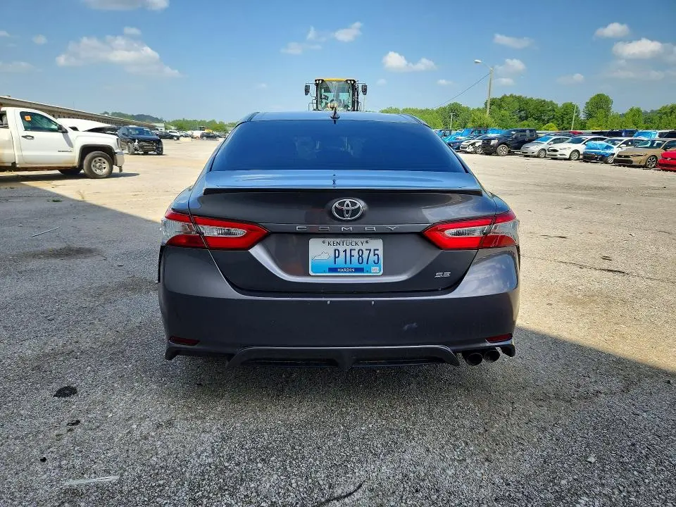2020 TOYOTA CAMRY SE  