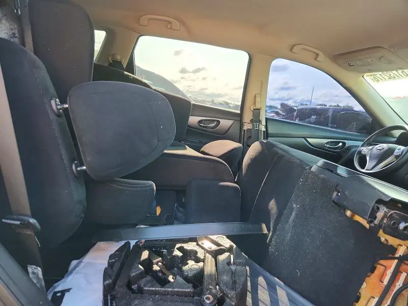 2015 NISSAN ROGUE SV  