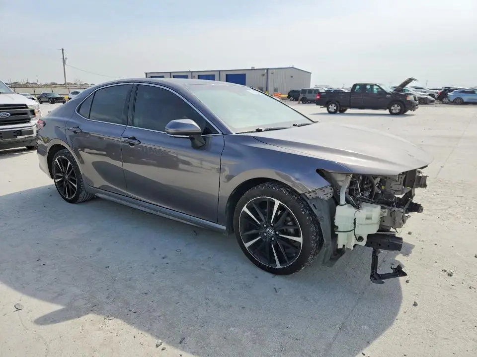 2018 TOYOTA CAMRY XSE  