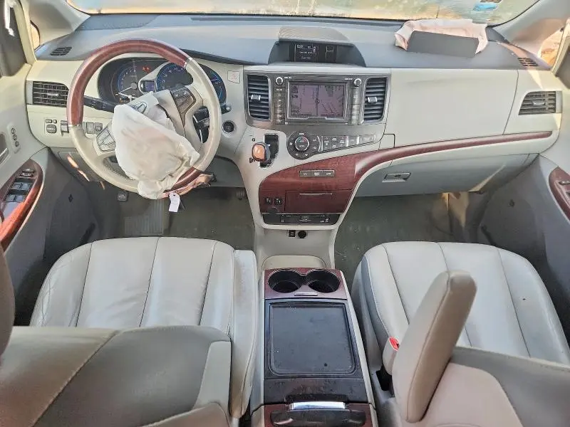 2013 TOYOTA SIENNA LIMITED 7-PASSENGER  