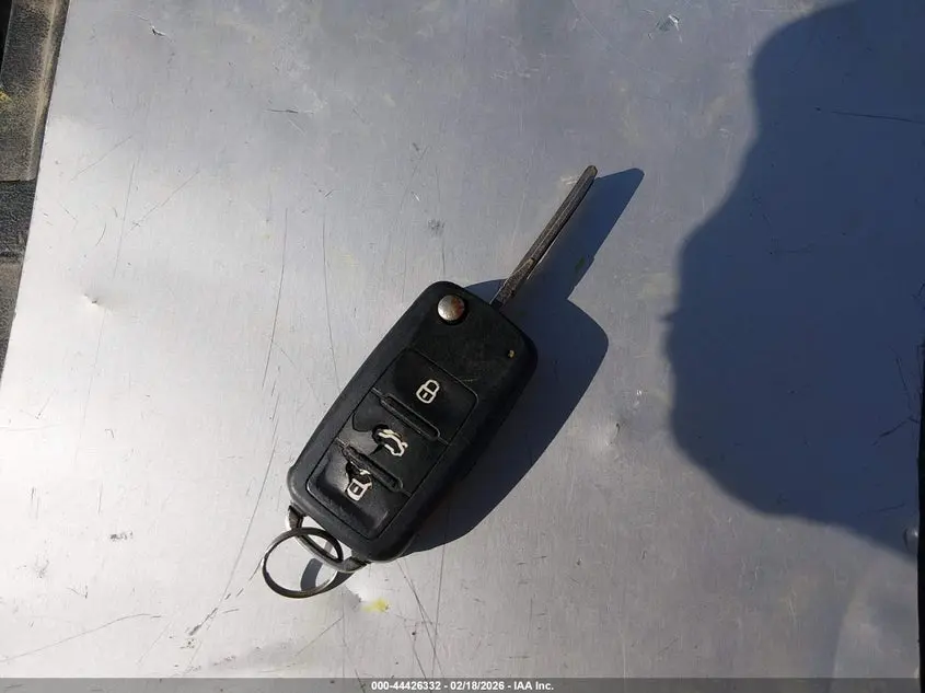 2011 VOLKSWAGEN TIGUAN S