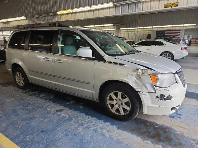 2010 CHRYSLER TOWN & COUNTRY TOURING  