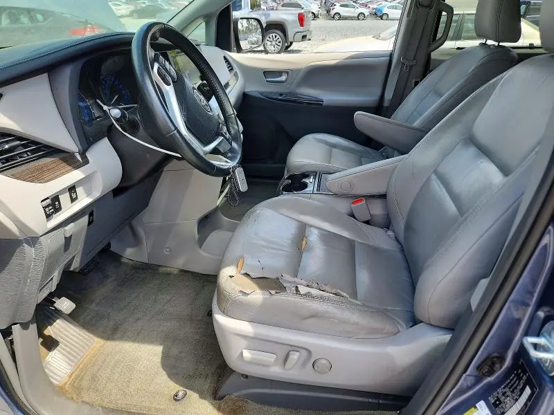 2015 TOYOTA SIENNA XLE 8-PASSENGER  